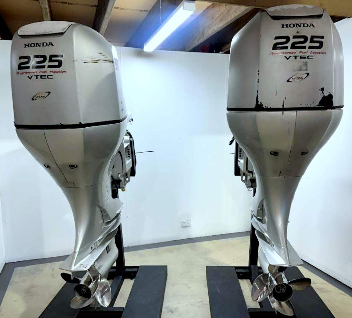 PAIR HONDA 225