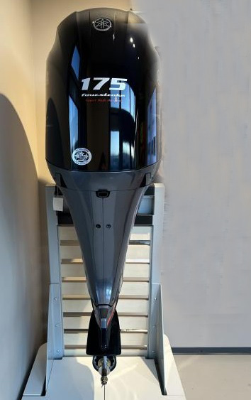 2025 YAMAHA VMAX SHO 175