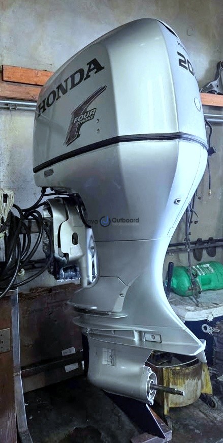 2010 HONDA BF200A OUTBOARD MOTOR (1)