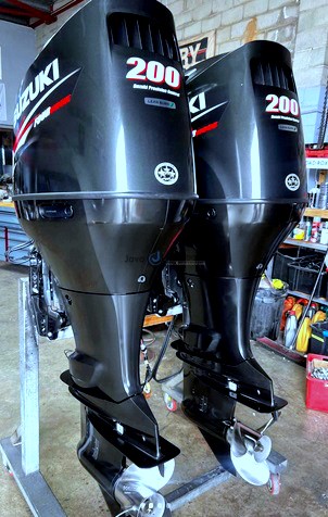 PAIR 2015 SUZUKI DF200APX OUTBOARD (1)