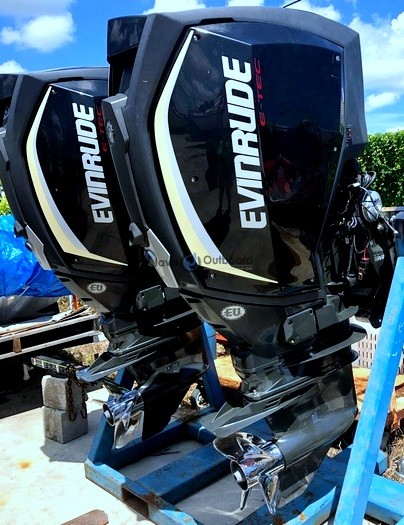 PAIR EVINRUDE E300XCU OUTBOARD